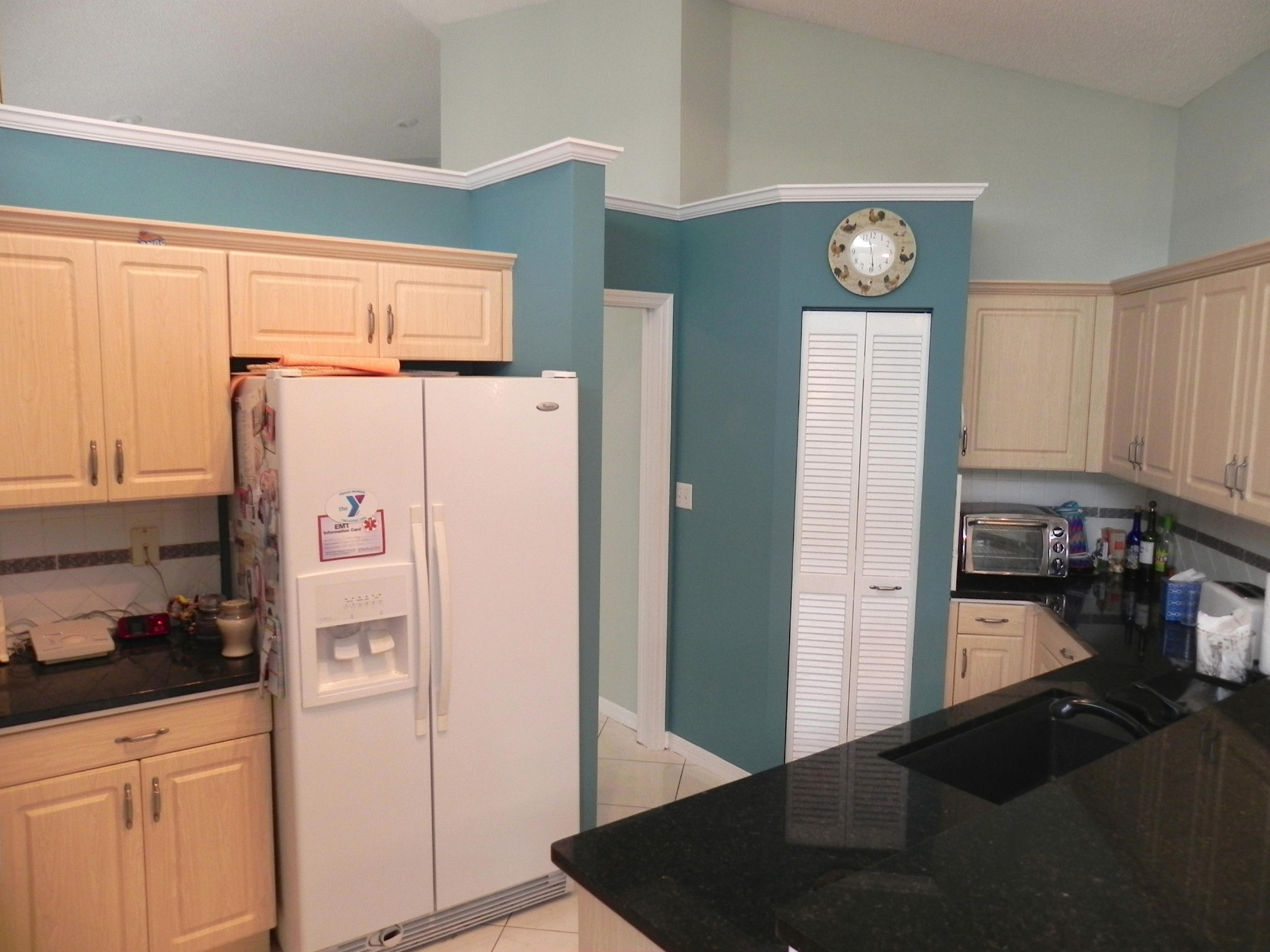 8609 Vía Giula Boca Raton, FL 33496 - Photo 16 of 40 Kitchen