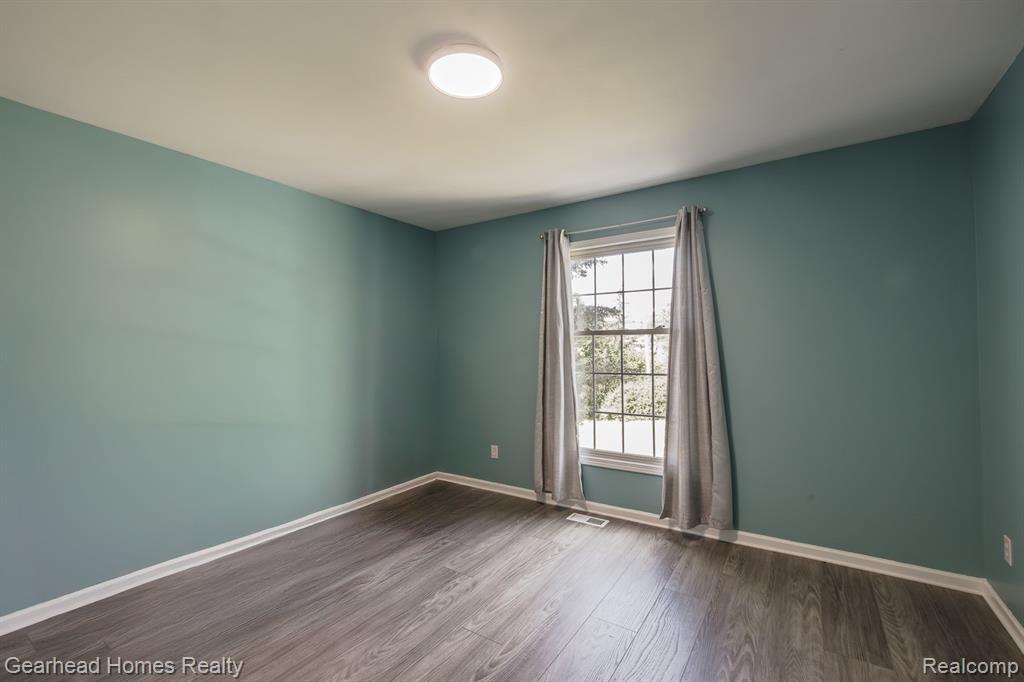 8088 Denton Hill Road Fenton, MI 48430 - Photo 21 of 56