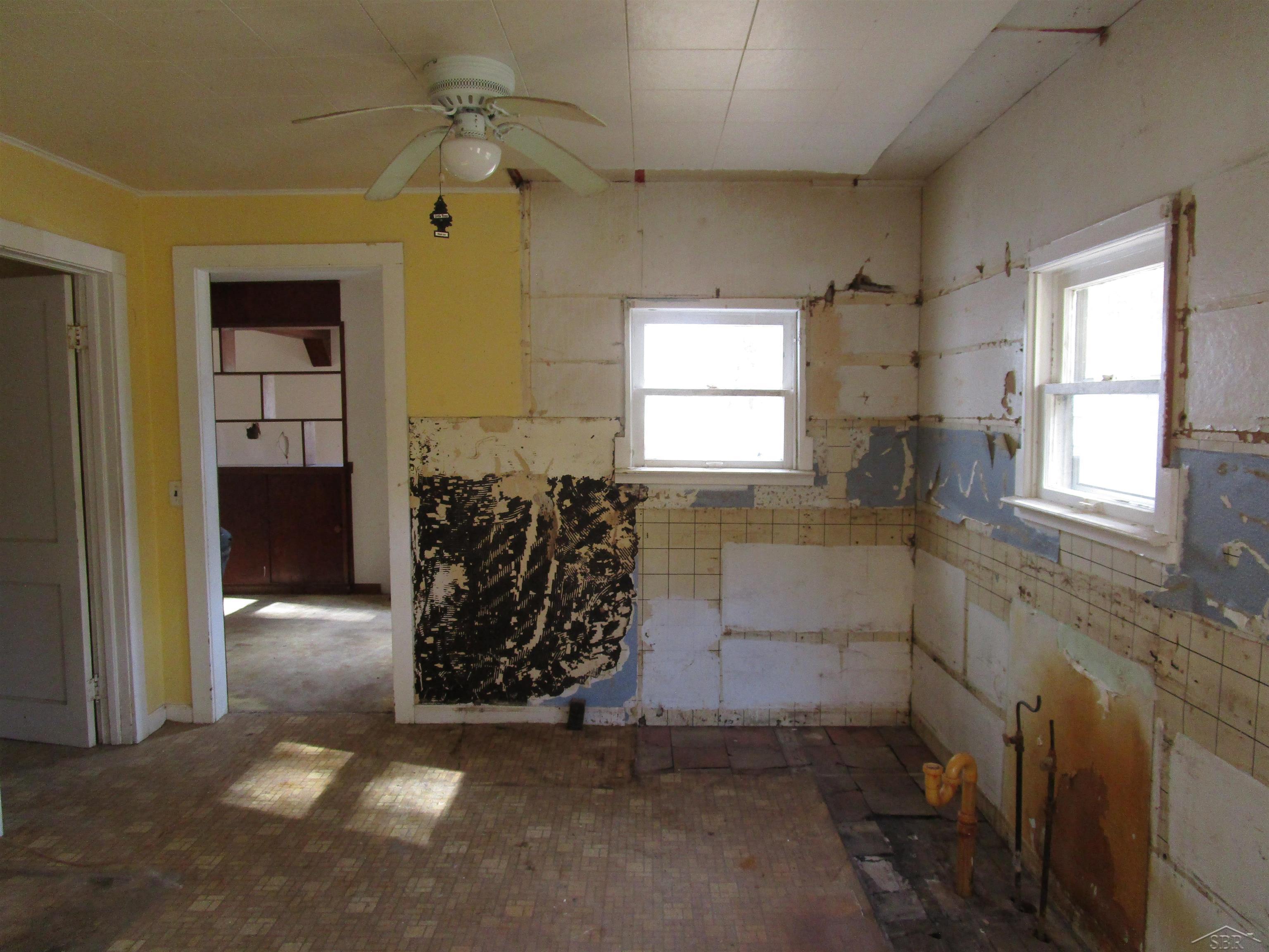 9875 Midland Road Freeland, MI 48623 - Photo 9 of 25 50094252-8.JPG