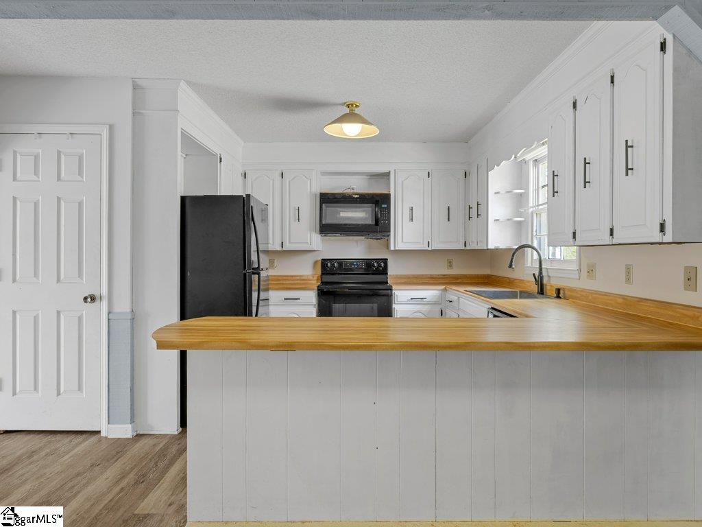 719 South Howard Avenue Landrum, SC 29356 - Photo 11 of 46