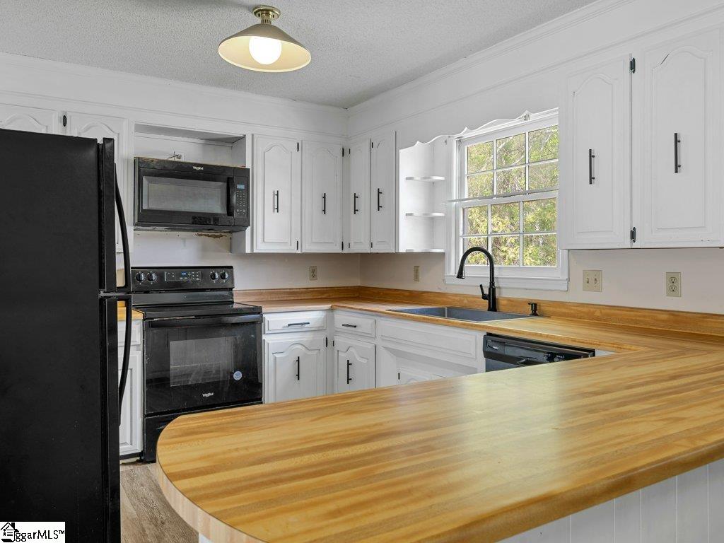 719 South Howard Avenue Landrum, SC 29356 - Photo 12 of 46