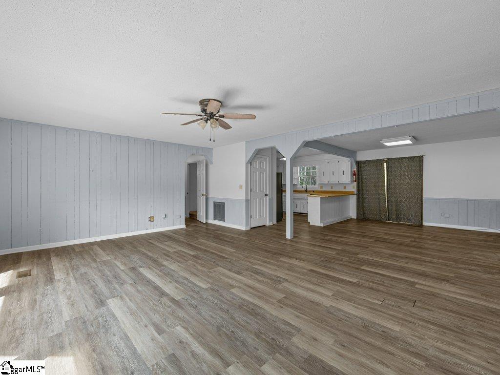 719 South Howard Avenue Landrum, SC 29356 - Photo 9 of 46