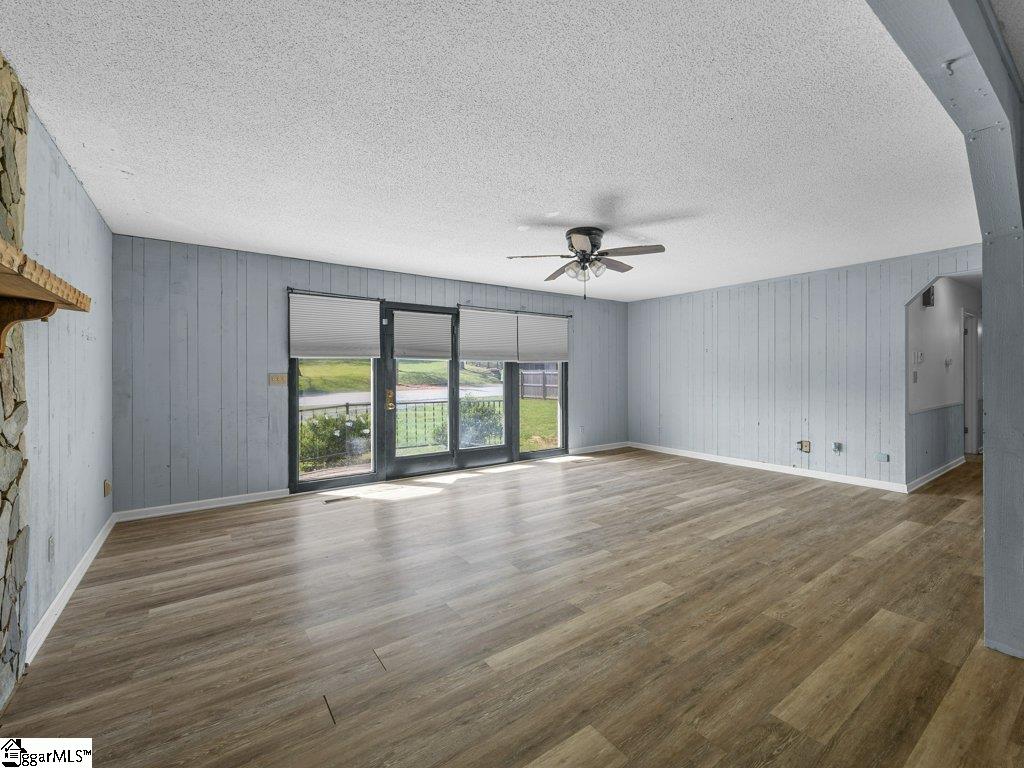 719 South Howard Avenue Landrum, SC 29356 - Photo 10 of 46