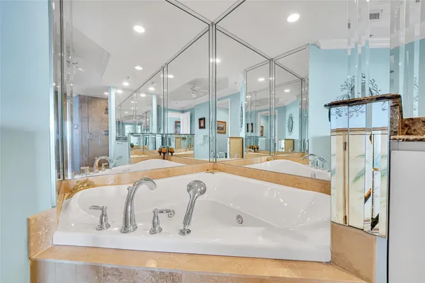 $1,195,000 | 821 North Riverside Drive, Unit PH2, Pompano Beach, FL 33062