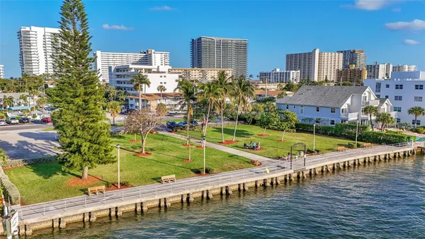 $1,195,000 | 821 North Riverside Drive, Unit PH2, Pompano Beach, FL 33062