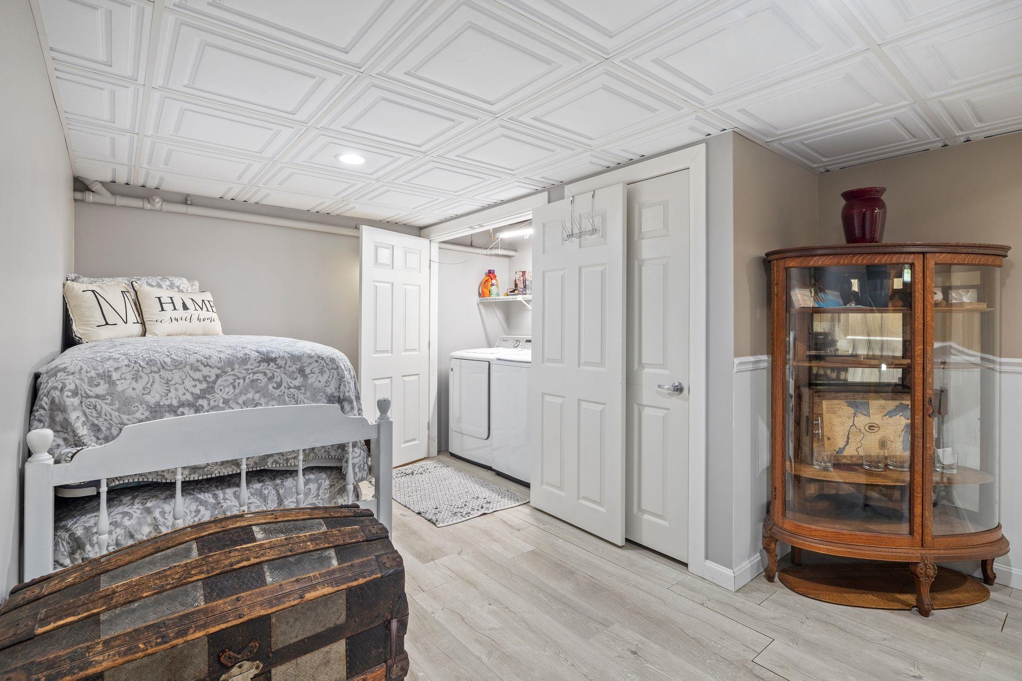 226 Winding Pond Road Londonderry, NH 03053 - Photo 11 of 18 Gallery Image 11