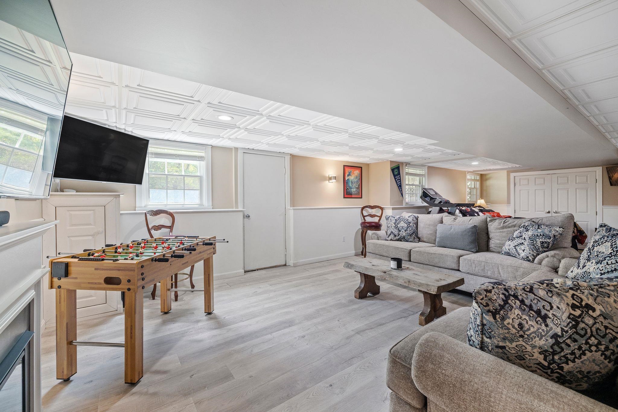 226 Winding Pond Road Londonderry, NH 03053 - Photo 8 of 18 Gallery Image 8