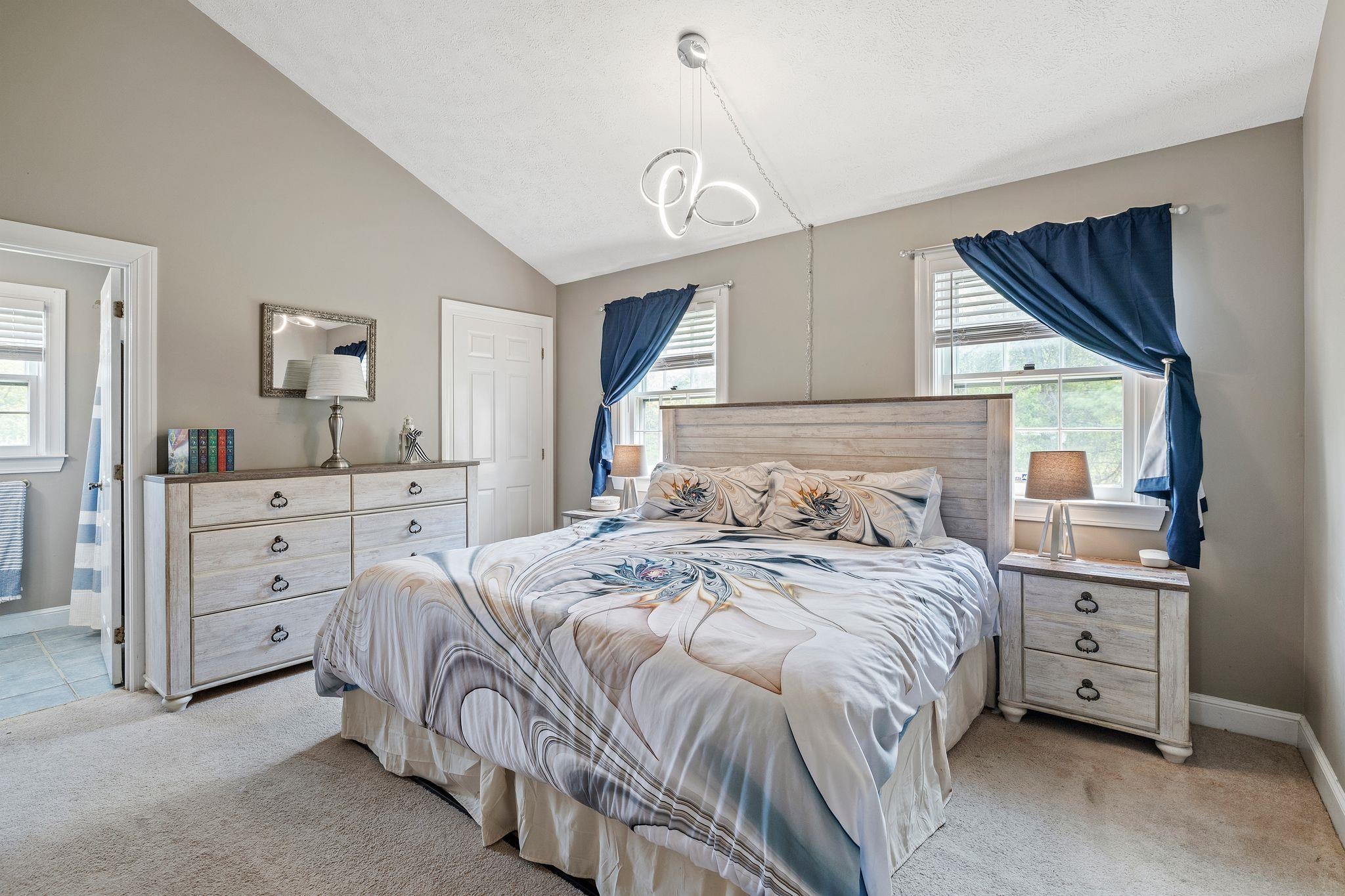 226 Winding Pond Road Londonderry, NH 03053 - Photo 10 of 18 Gallery Image 10