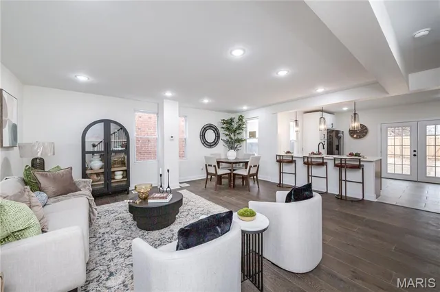 $300,000 | 6815 Wise Avenue, St. Louis, MO 63139