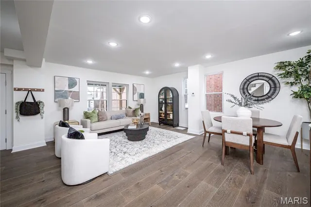 $300,000 | 6815 Wise Avenue, St. Louis, MO 63139