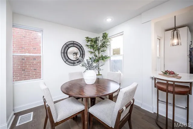 $300,000 | 6815 Wise Avenue, St. Louis, MO 63139