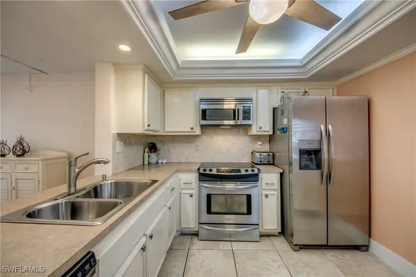 $569,000 | 6662 Estero Boulevard, Unit 411, Fort Myers Beach, FL 33931