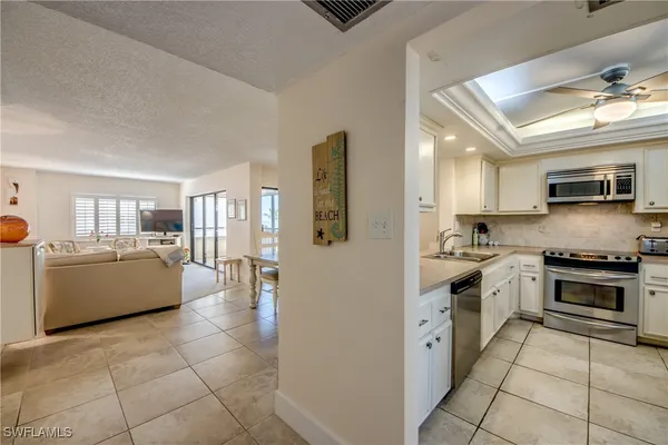 $569,000 | 6662 Estero Boulevard, Unit 411, Fort Myers Beach, FL 33931