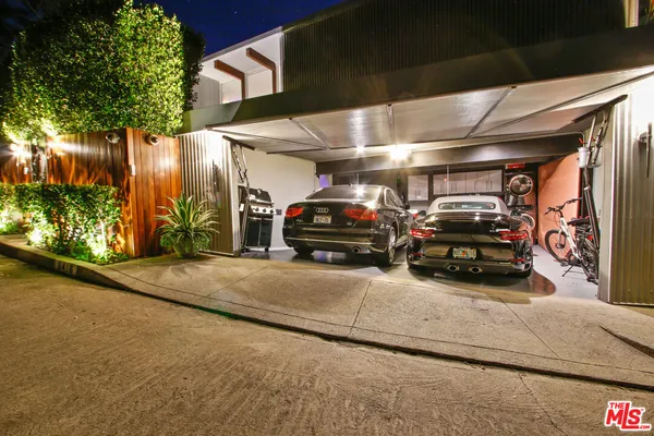 a view of a outdoor space