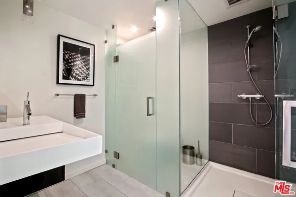 a view of entryway with a front door