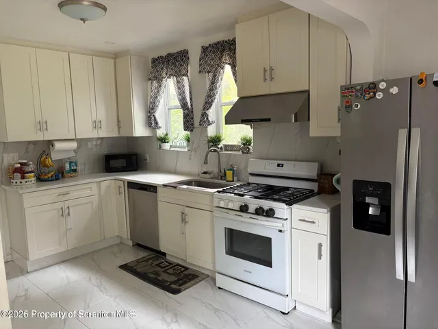 $2,300 | 9 Front Street, Clarks Summit, PA 18411