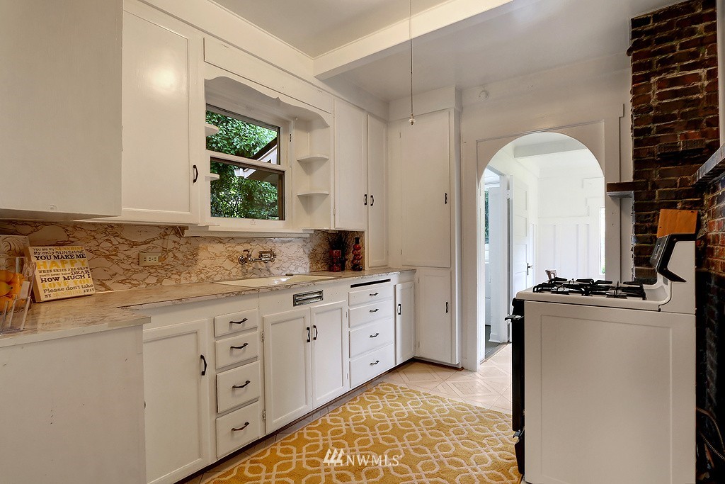 4615 Southwest Maple Way Seattle, WA 98136 - Photo 14 of 18 Gallery Image 14