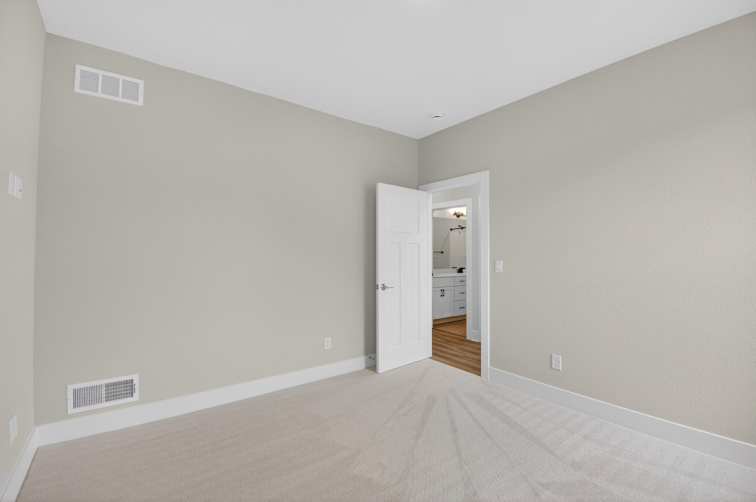 528 Kiddle Lane Union Grove, WI 53182 - Photo 11 of 36 DSC_3473