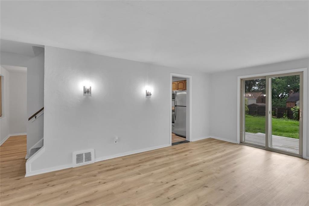 494 Highview Road Pittsburgh, PA 15228 - Photo 5 of 19