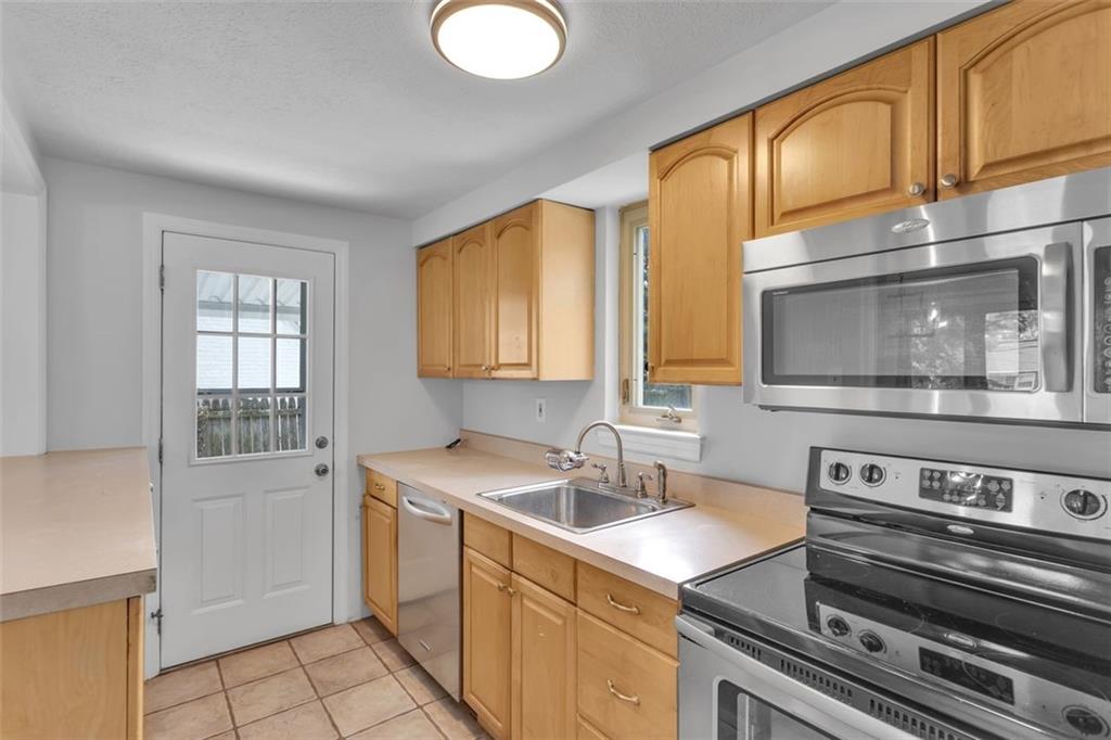 494 Highview Road Pittsburgh, PA 15228 - Photo 8 of 19