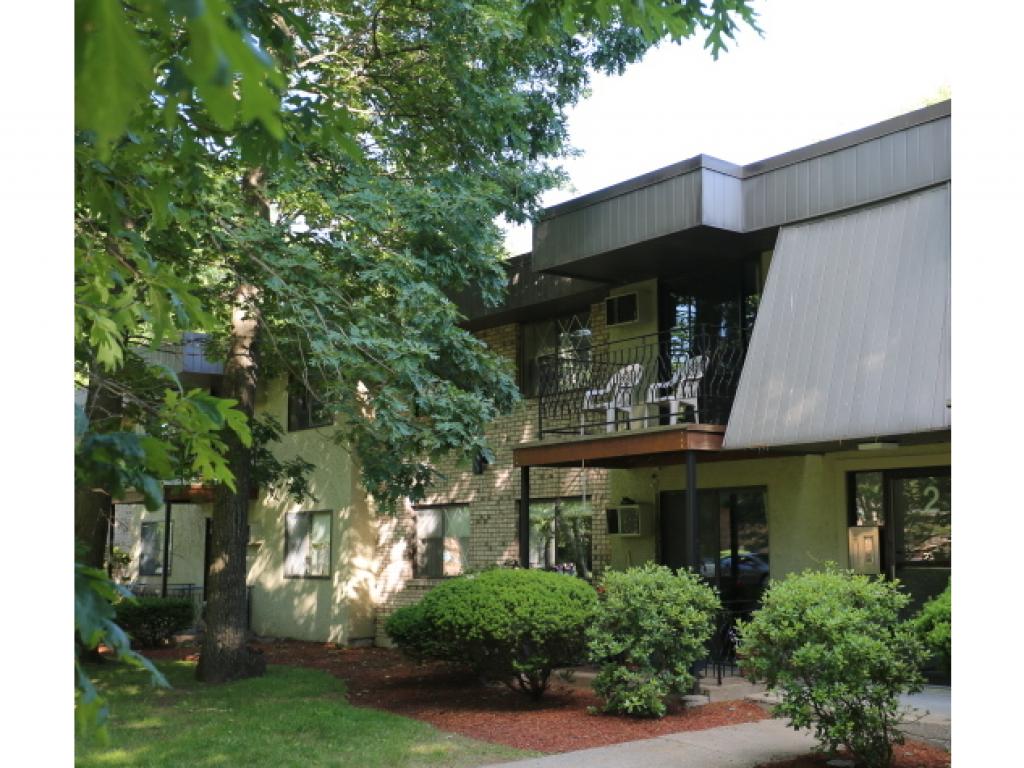 2 Strawberry Bank Road, Unit 18 Nashua, NH 03062 - Photo 3 of 14