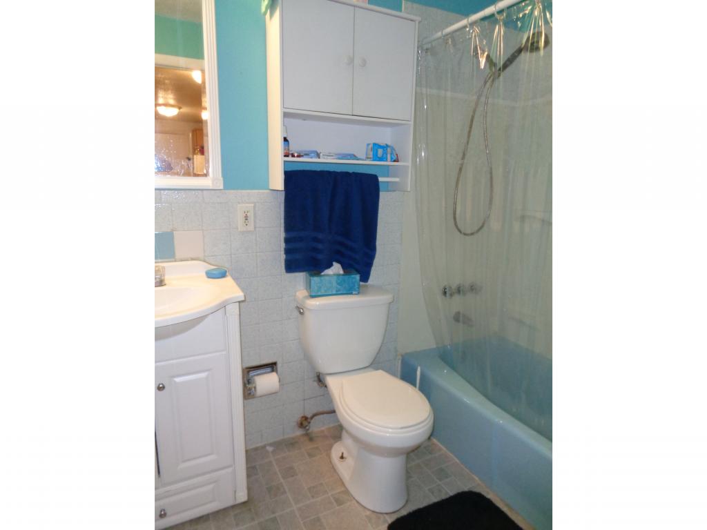 2 Strawberry Bank Road, Unit 18 Nashua, NH 03062 - Photo 8 of 14