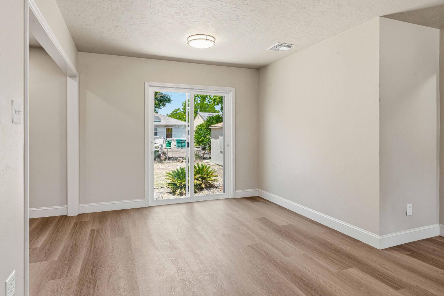 1625 Spring Street Stockton, CA 95206 - Photo 6 of 29