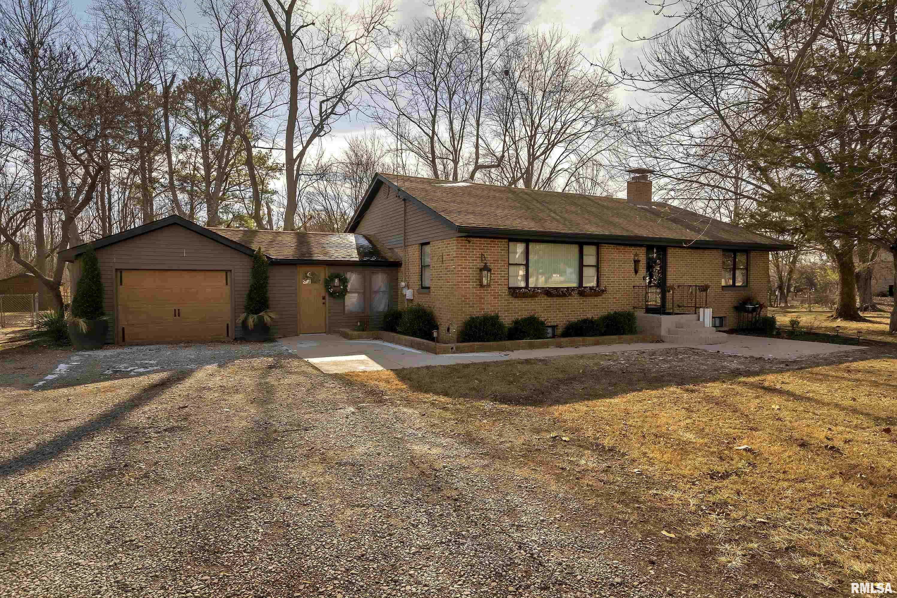 1522 West Harrison Road Murphysboro, IL 62966 - Photo 1 of 38