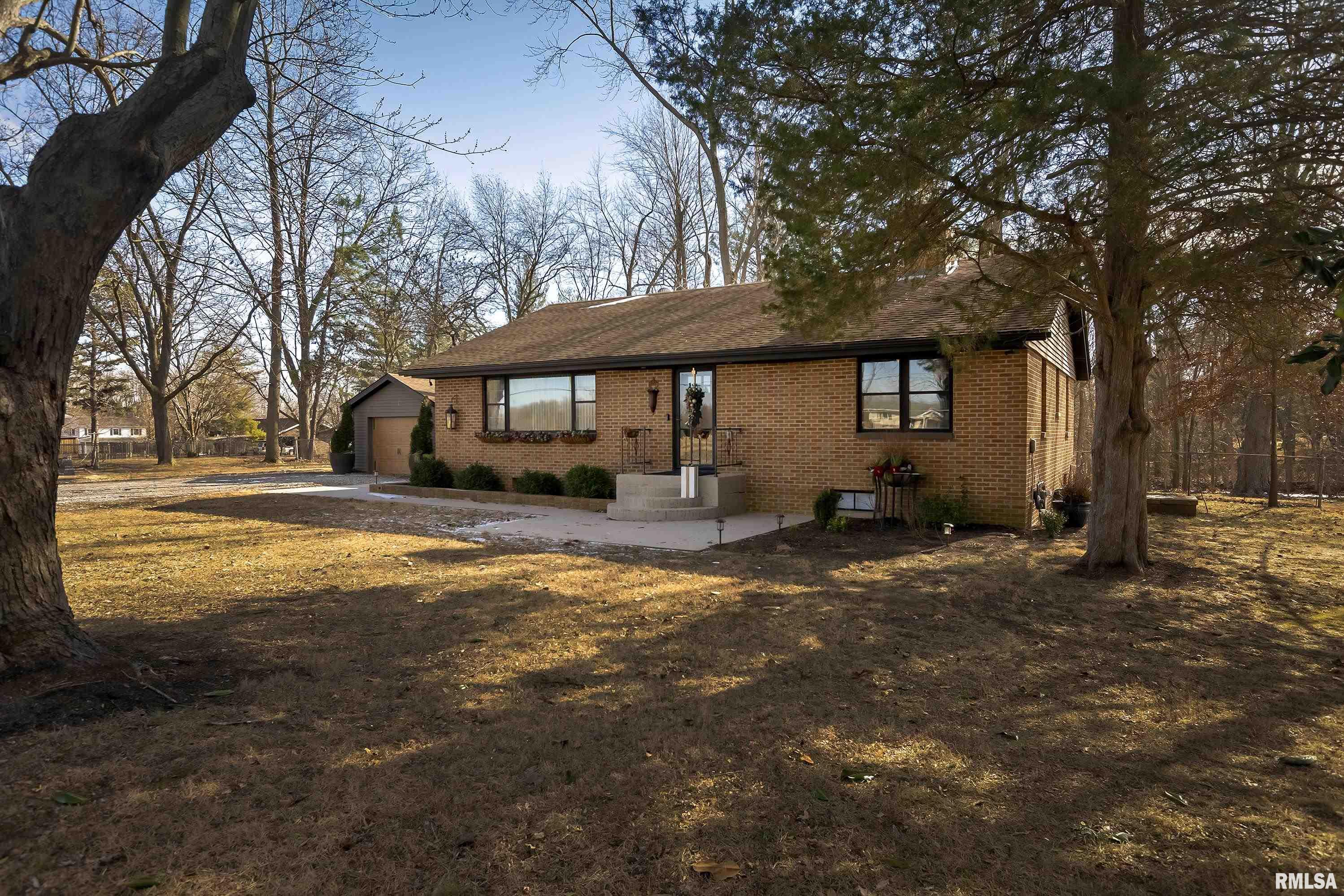 1522 West Harrison Road Murphysboro, IL 62966 - Photo 2 of 38