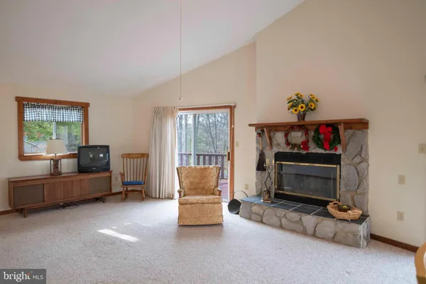 $375,000 | 10 Lerner Lane, Basye, VA 22842
