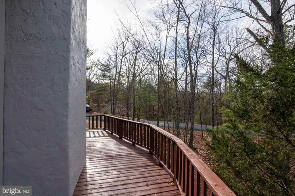 $375,000 | 10 Lerner Lane, Basye, VA 22842