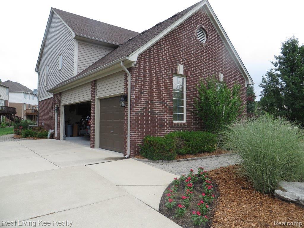 1022 Moran Drive Rochester, MI 48307 - Photo 28 of 30 moran 008.jpg