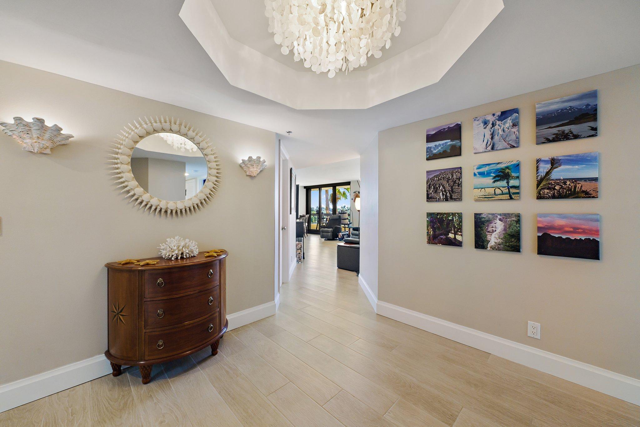 50 South Beach Road, Unit 303 Jupiter, FL 33469 - Photo 15 of 77 Foyer