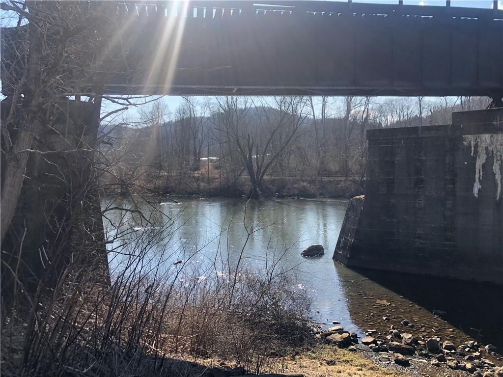 629 River Road Confluence, PA 15424 - Photo 5 of 50 a picture of a outdoor space