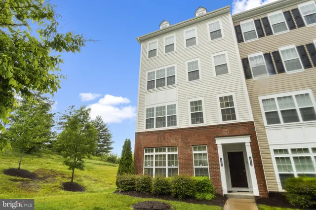 a large building with a lot of windows