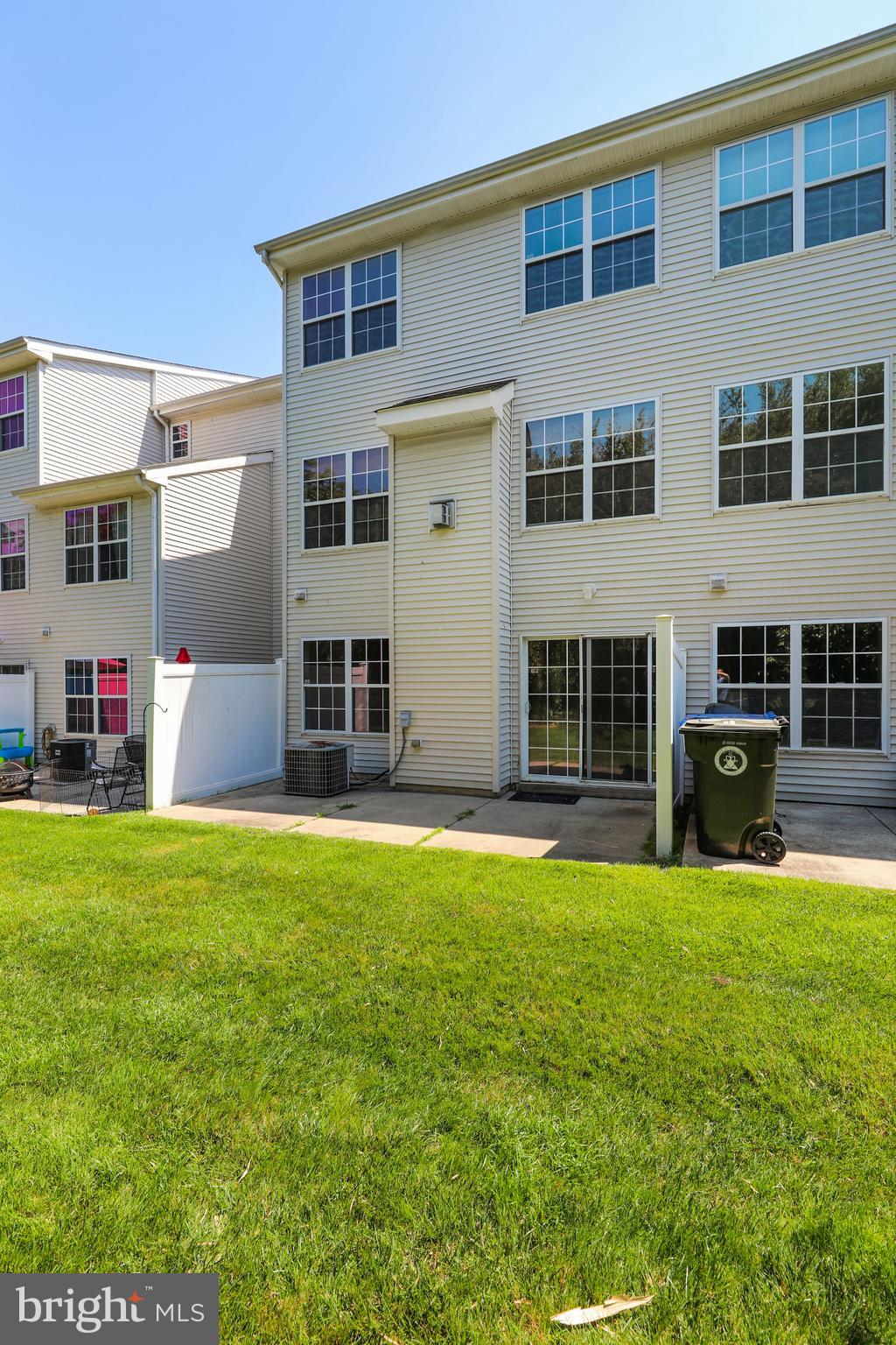 1041 Buckingham Thorofare, NJ 08086 - Photo 34 of 35 a house view with a garden space