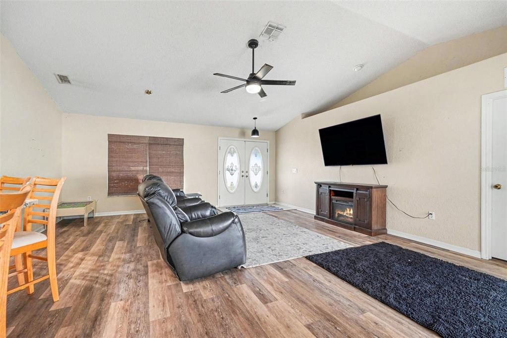 4187 Everett Avenue Spring Hill, FL 34609 - Photo 5 of 31