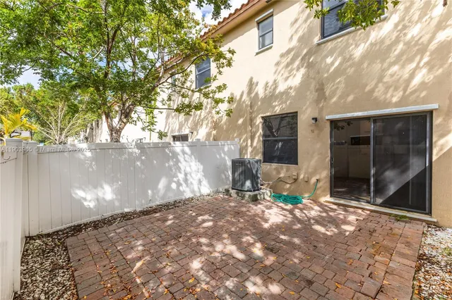 $469,000 | 9214 West 33rd Lane, Hialeah, FL 33018