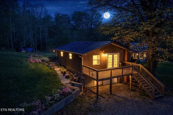 $179,900 | 303 Robertson Lane, Speedwell, TN 37870