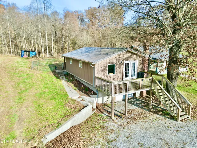 $189,900 | 303 Robertson Lane, Speedwell, TN 37870