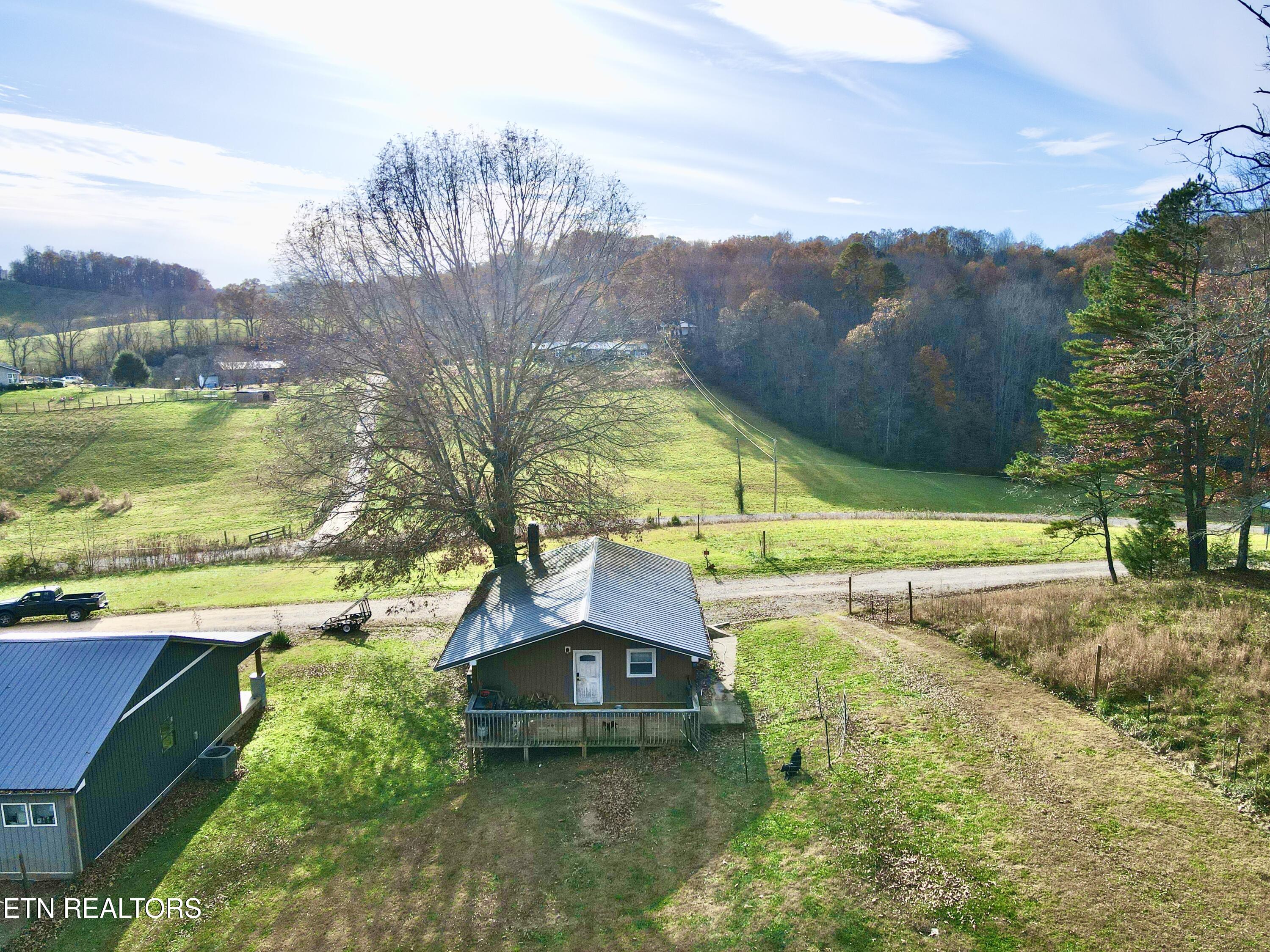 303 Robertson Lane Speedwell, TN 37870 - Photo 3 of 13 dji_fly_20251113_152958_334_176306594333