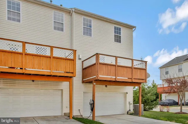 a view of a house with a garage