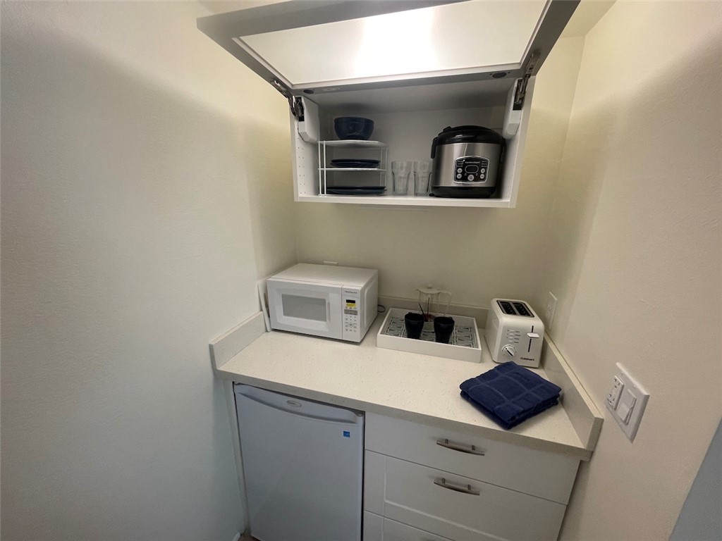 779 North Sequoia Lane Azusa, CA 91702 - Photo 16 of 20