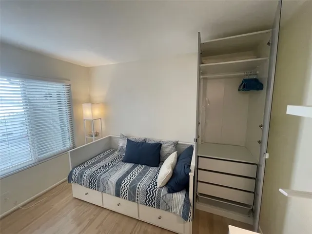 $1,300 | 779 North Sequoia Lane, Azusa, CA 91702