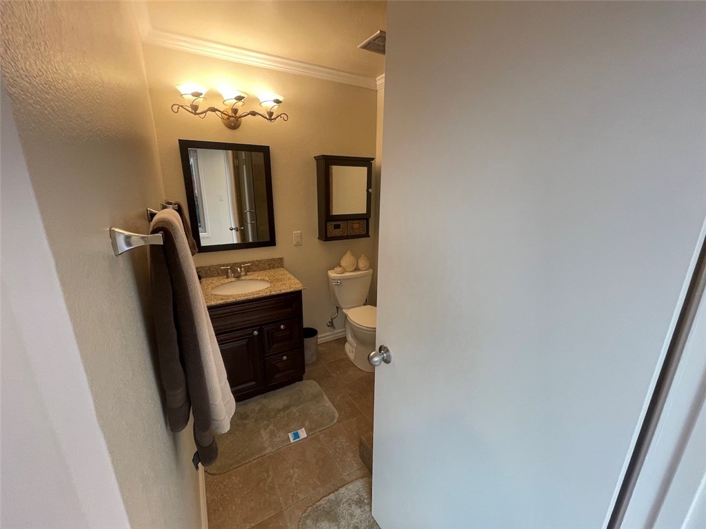 779 North Sequoia Lane Azusa, CA 91702 - Photo 8 of 20