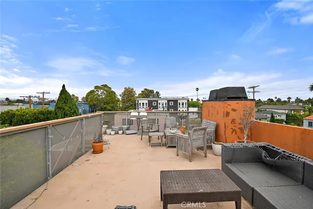 $2,695,000 | 241 Horizon Avenue, Venice, CA 90291