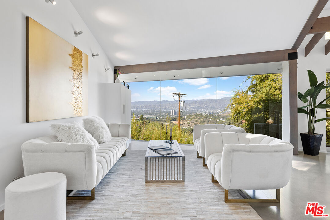 7312 Caverna Drive Los Angeles, CA 90068 - Photo 14 of 53
