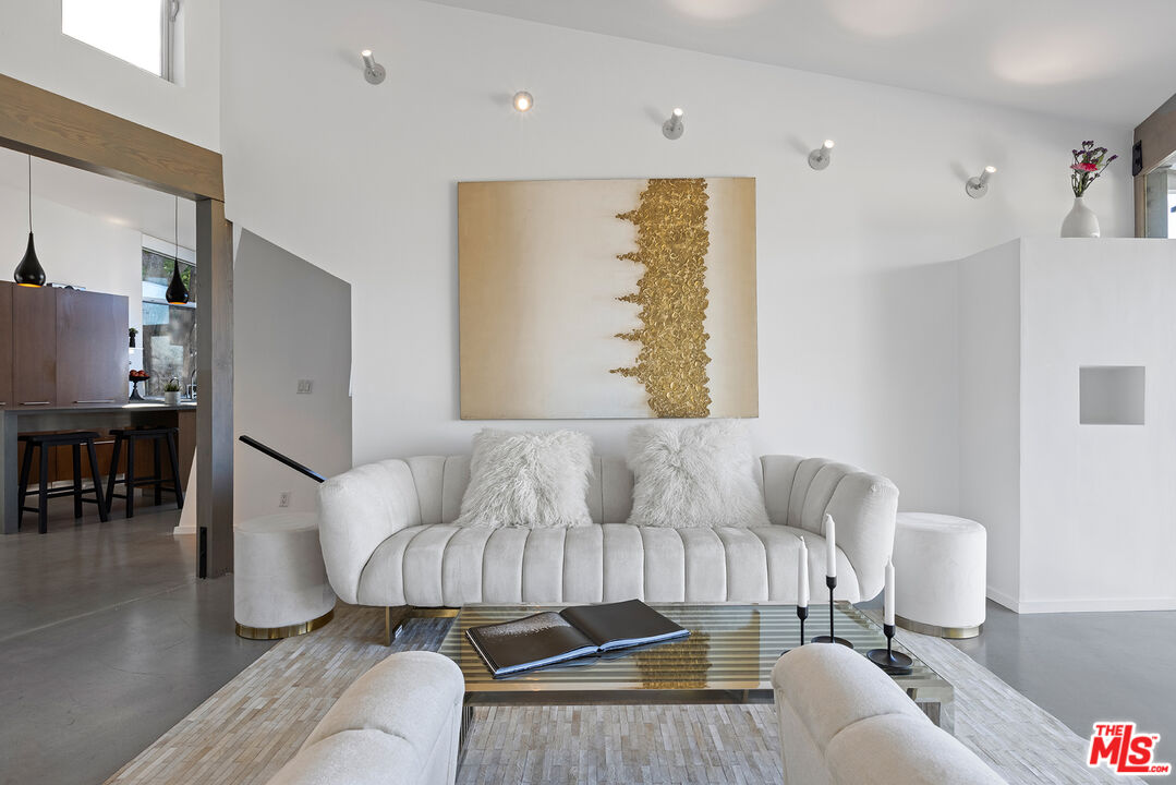 7312 Caverna Drive Los Angeles, CA 90068 - Photo 16 of 53