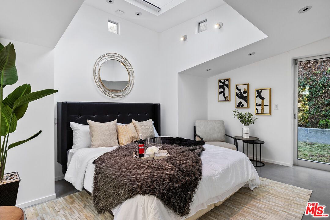 7312 Caverna Drive Los Angeles, CA 90068 - Photo 33 of 53