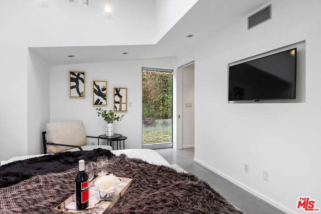 7312 Caverna Drive Los Angeles, CA 90068 - Photo 38 of 53